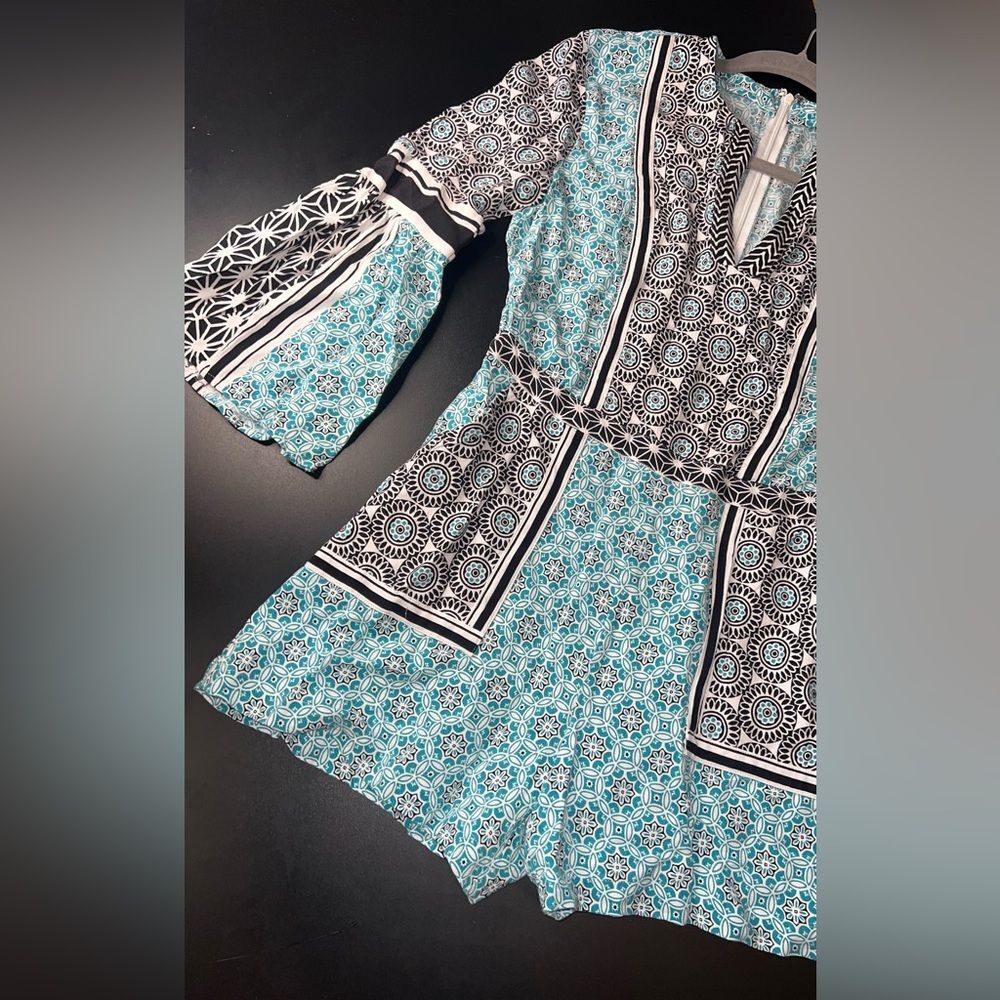 ANN TAYLOR LOFT Bell Sleeve Print Romper Size XS EUC